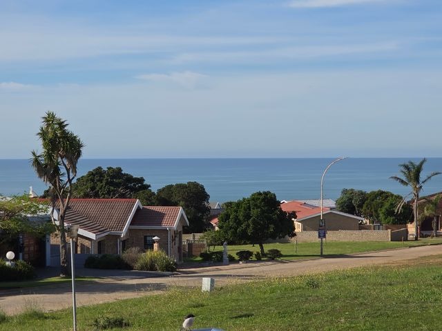 3 Bedroom Property for Sale in Wavecrest Eastern Cape
